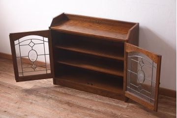 中古　三越家具　Brugge(ブルージュ)　ステンドグラスが上品なサイドボード(サイドキャビネット、戸棚、収納棚)(定価約17万円)(R-039624)