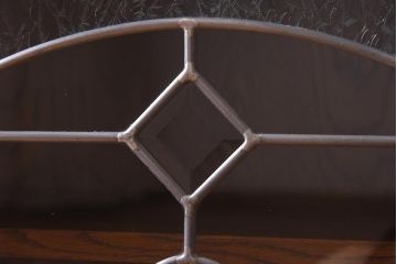 中古　三越家具　Brugge(ブルージュ)　ステンドグラスが上品なサイドボード(サイドキャビネット、戸棚、収納棚)(定価約17万円)(R-039624)