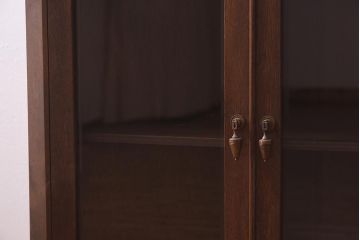 アンティーク家具　和製アンティーク　昭和中期　ナラ材製　洋風な空間におすすめなコーナーキャビネット(棚、戸棚、収納棚)(R-039625)