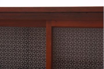 アンティーク家具　和製アンティーク　リメイク　当店オリジナルガラス　花菱ガラス　鉄脚がおしゃれなキャビネット(戸棚、収納棚)(R-039626)