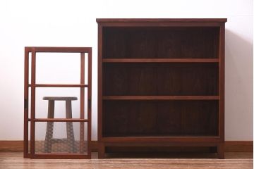 アンティーク家具　和製アンティーク　リメイク　当店オリジナルガラス　麻の葉ガラス　脚付き　ノスタルジックな雰囲気漂うキャビネット(戸棚、収納棚)(R-039627)