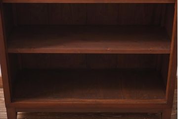 アンティーク家具　和製アンティーク　リメイク　当店オリジナルガラス　麻の葉ガラス　脚付き　ノスタルジックな雰囲気漂うキャビネット(戸棚、収納棚)(R-039627)