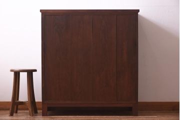 アンティーク家具　和製アンティーク　リメイク　当店オリジナルガラス　麻の葉ガラス　脚付き　ノスタルジックな雰囲気漂うキャビネット(戸棚、収納棚)(R-039627)