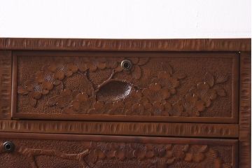 ビンテージ家具　中古　伝統工芸　軽井沢彫り　和空間を高める桜の浮き彫りのビンテージチェスト(引き出し)(R-039629)