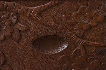 ビンテージ家具　中古　伝統工芸　軽井沢彫り　和空間を高める桜の浮き彫りのビンテージチェスト(引き出し)(R-039629)