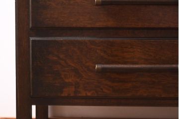 ヴィンテージ家具　イギリスビンテージ　オーク材　カントリースタイルにぴったりなサイドチェスト(引き出し)(R-039630)