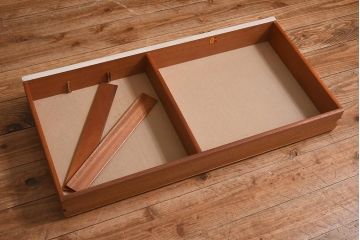 ヴィンテージ家具　イギリスビンテージ　G-PLAN(ジープラン)　タイルトップがおしゃれなペイントキャビネット(R-039631)