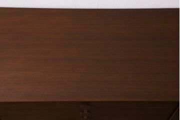 ヴィンテージ家具　G-PLAN(ジープラン)　Danishシリーズ　チーク材　スクエアの取っ手がお洒落なサイドボード(サイドキャビネット、ビンテージ)(R-039633)