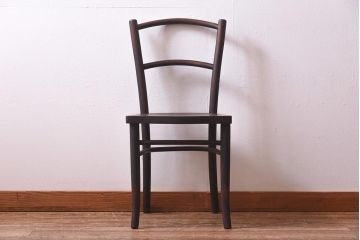 アンティーク家具　イギリスアンティーク　座面の彫がおしゃれなベントウッドチェア(ダイニングチェア、イス、板座チェア)(R-039635)