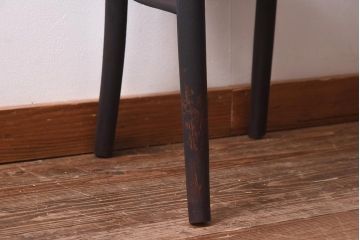 アンティーク家具　イギリスアンティーク　座面の彫がおしゃれなベントウッドチェア(ダイニングチェア、イス、板座チェア)(R-039635)