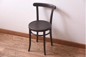 アンティーク家具　イギリスアンティーク　座面の彫がおしゃれなベントウッドチェア(ダイニングチェア、イス、板座チェア)(R-039636)