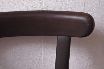アンティーク家具　イギリスアンティーク　座面の彫がおしゃれなベントウッドチェア(ダイニングチェア、イス、板座チェア)(R-039636)
