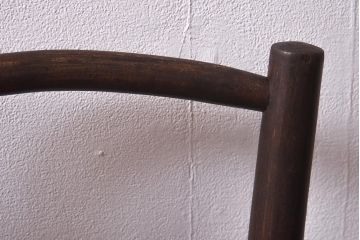 アンティーク家具　イギリスアンティーク　座面の装飾が目をひく素朴な佇まいのベントウッドチェア(ダイニングチェア、イス、板座チェア)(R-039637)