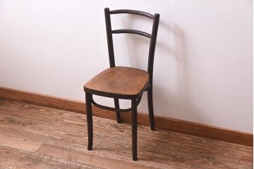 アンティーク家具　イギリスアンティーク　座面の装飾が目をひく素朴な佇まいのベントウッドチェア(ダイニングチェア、イス、板座チェア)(R-039638)