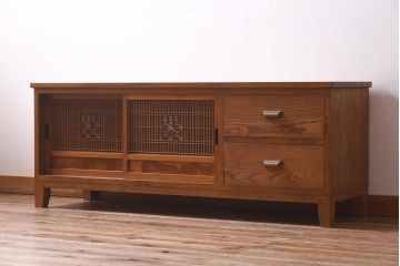 ラフジュ工房オリジナル　古建具リメイク　五七の桐紋　組子　上品な和の雰囲気が魅力的なテレビ台(ローボード、収納棚、テレビボード、書院戸)(R-039640)