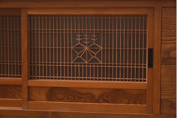 ラフジュ工房オリジナル　古建具リメイク　五七の桐紋　組子　上品な和の雰囲気が魅力的なテレビ台(ローボード、収納棚、テレビボード、書院戸)(R-039640)