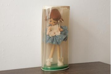 レトロ雑貨　水玉模様の洋服がかわいらしい昭和レトロなポーズ人形(文化人形)(R-039659)