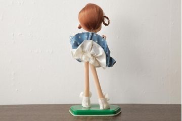 レトロ雑貨　水玉模様の洋服がかわいらしい昭和レトロなポーズ人形(文化人形)(R-039659)