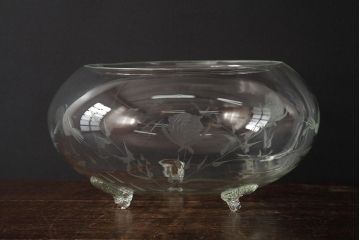 アンティーク雑貨　和製アンティーク　花蝶図　シックな雰囲気漂うガラス水盤(水鉢、睡蓮鉢、金魚鉢、花器)(R-039660)