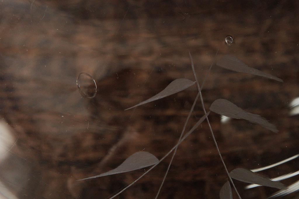 アンティーク雑貨　和製アンティーク　花蝶図　シックな雰囲気漂うガラス水盤(水鉢、睡蓮鉢、金魚鉢、花器)(R-039660)