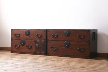 アンティーク家具　前面欅(ケヤキ)材共縁　和の雰囲気づくりに活躍する重ね会津箪笥(衣装箪笥、時代箪笥)(R-039665)