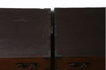 アンティーク家具　前面欅(ケヤキ)材共縁　和の雰囲気づくりに活躍する重ね会津箪笥(衣装箪笥、時代箪笥)(R-039665)