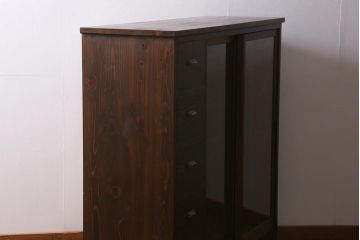 ラフジュ工房オリジナル　古建具リメイク　繊細な雰囲気漂う組子書院戸のキャビネット(戸棚、リビングボード)(R-039666)