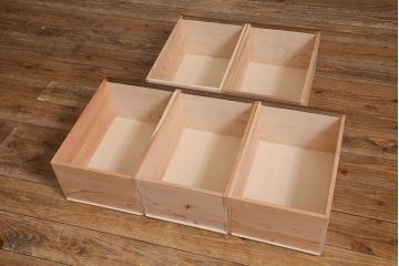 ラフジュ工房オリジナル　古建具リメイク　繊細な雰囲気漂う組子書院戸のキャビネット(戸棚、リビングボード)(R-039666)