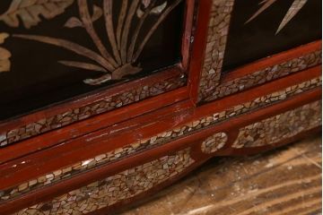 アンティーク家具　時代物　工芸品　螺鈿　弌徹作　花鳥図　高級感溢れる見事なつくりの茶棚(飾棚、飾り棚)(R-039668)