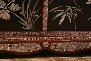 アンティーク家具　時代物　工芸品　螺鈿　弌徹作　花鳥図　高級感溢れる見事なつくりの茶棚(飾棚、飾り棚)(R-039668)