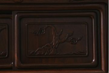 中古　民芸家具　漆塗り　紫檀材　大阪唐木指物　中澤唐木　紫峰作　職人こだわりの上質な飾り棚(茶棚、戸棚、収納棚)(R-039683)