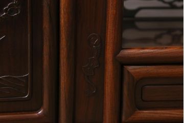 中古　民芸家具　漆塗り　紫檀材　大阪唐木指物　中澤唐木　紫峰作　職人こだわりの上質な飾り棚(茶棚、戸棚、収納棚)(R-039683)