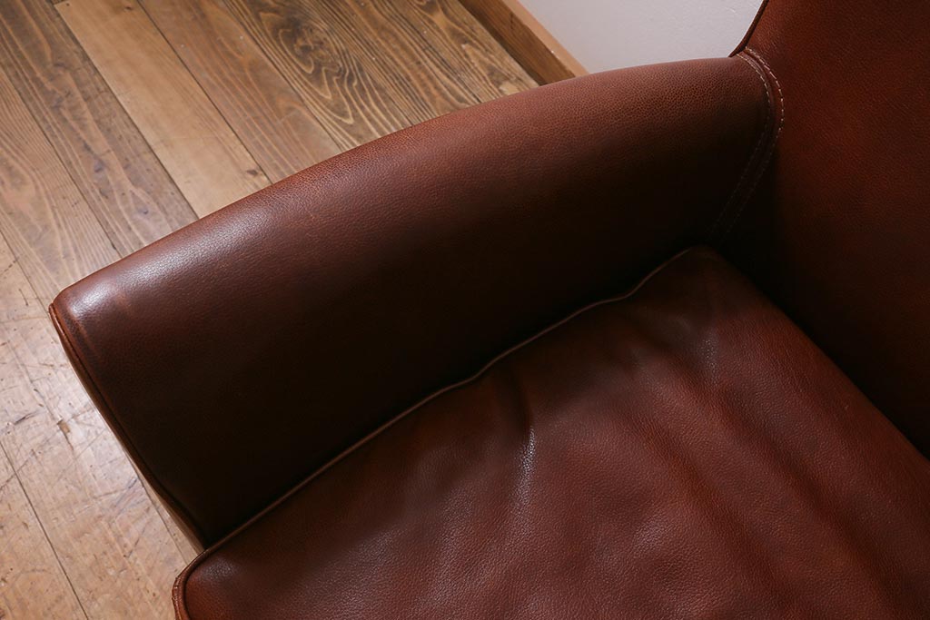 中古　イタリア製　baxter(バクスター)　OXFORDINE　牛革　ヴィンテージ感漂う1人掛けソファ(アームソファ、1Pソファ)(定価約86万円)(R-039686)