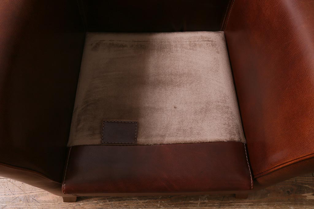 中古　イタリア製　baxter(バクスター)　OXFORDINE　牛革　ヴィンテージ感漂う1人掛けソファ(アームソファ、1Pソファ)(定価約86万円)(R-039686)