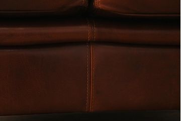 中古　Baxter社(バクスター)　OXFORDINE　ヴィンテージ感あふれるイタリア製の2人掛けレザーソファ(2Pソファ)(定価約160万円)(R-039687)
