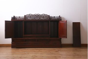 中古　民芸家具　唐木　花梨材　華やかな意匠が存在感を放つサイドボード(キャビネット、飾り棚、カリン材)(定価約180万円)(R-039713)