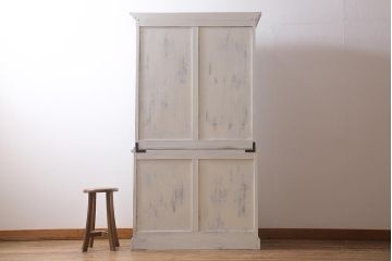 リメイク家具　民芸家具　シャビーなホワイトペイントキャビネット(食器棚、収納棚)(R-039714)