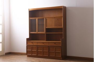 ヴィンテージ家具　北欧ビンテージ　nathan社(ネイサン)　チーク材　収納力抜群のウォールユニット(キャビネット、食器棚)(R-039716)