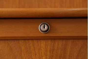 ヴィンテージ家具　北欧ビンテージ　nathan社(ネイサン)　チーク材　収納力抜群のウォールユニット(キャビネット、食器棚)(R-039716)