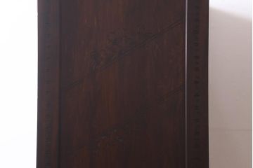 中古　伝統工芸　軽井沢彫り　咲き誇る桜の浮き彫りが目を引く重ね衣装箪笥(和タンス、引き出し、衣装盆付き、着物箪笥)(R-039717)
