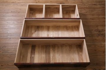中古　伝統工芸　岩谷堂箪笥　存在感のある豪華な金具が目を惹くサイドボード(整理箪笥、ローチェスト、テレビ台、引き出し)(R-039718)