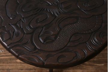 中古　伝統工芸　日光彫り　龍雲図　迫力ある彫刻のサイドテーブル(花台、飾り台)(R-039721)
