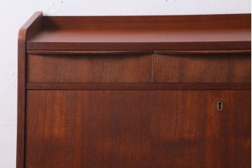 ヴィンテージ家具　北欧ビンテージ　収納たっぷりでおしゃれなライティングビューロー(デスク、机、在宅ワーク、在宅用)(R-039722)