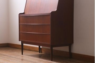 ヴィンテージ家具　北欧ビンテージ　収納たっぷりでおしゃれなライティングビューロー(デスク、机、在宅ワーク、在宅用)(R-039722)
