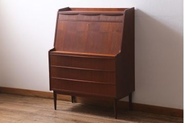 ヴィンテージ家具　北欧ビンテージ　収納たっぷりでおしゃれなライティングビューロー(デスク、机、在宅ワーク、在宅用)(R-039722)