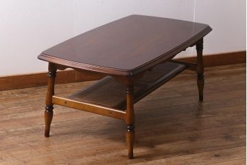 中古　カリモク家具(karimoku)　コロニアルシリーズ　クラシカルな佇まいが魅力のセンターテーブル(リビングテーブル)(R-039723)