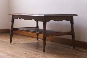 中古　カリモク家具(karimoku)　コロニアルシリーズ　クラシカルな佇まいが魅力のセンターテーブル(リビングテーブル)(R-039723)