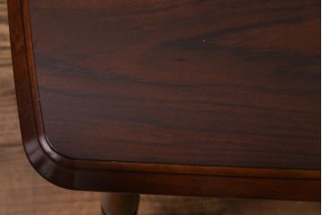 中古　カリモク家具(karimoku)　コロニアルシリーズ　クラシカルな佇まいが魅力のセンターテーブル(リビングテーブル)(R-039723)