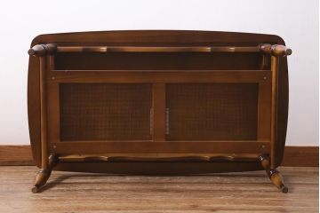 中古　カリモク家具(karimoku)　コロニアルシリーズ　クラシカルな佇まいが魅力のセンターテーブル(リビングテーブル)(R-039723)