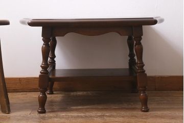 中古　飛騨産業　キツツキマーク　穂高シリーズ　クラシカルな雰囲気漂うサイドテーブル(コーヒーテーブル)(R-039724)